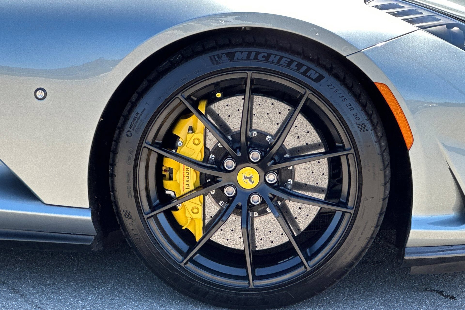 Used 2018 Ferrari 812 Superfast RWD image 40