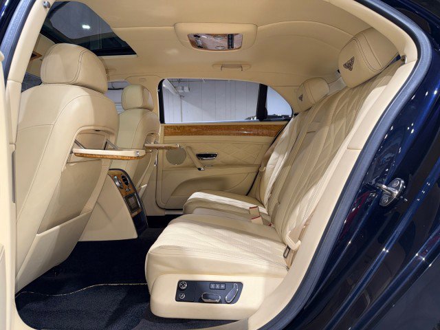 Used 2015 Bentley Flying Spur W12 image 14