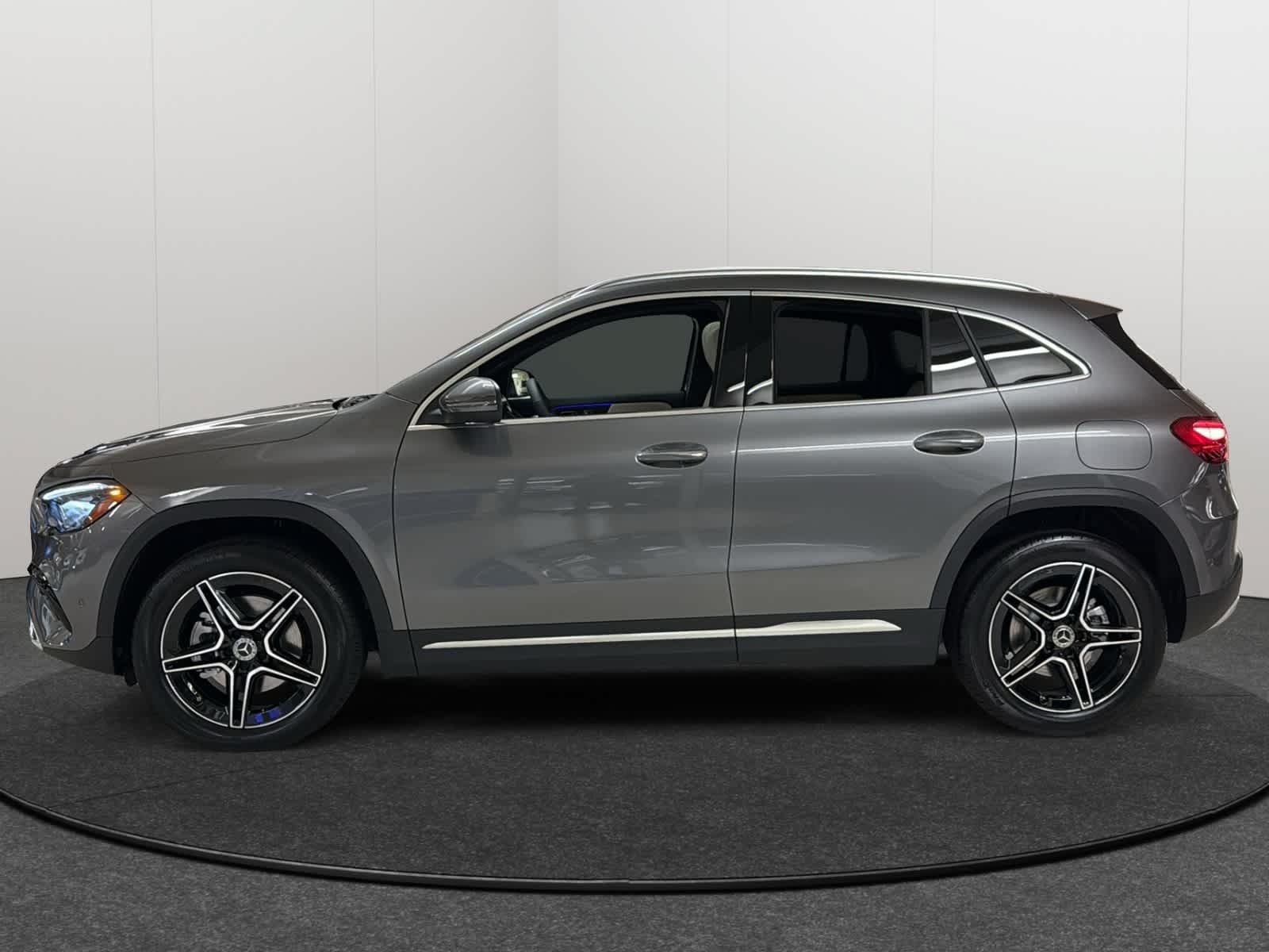 New 2026 Mercedes-Benz GLA 250 4MATIC image 3