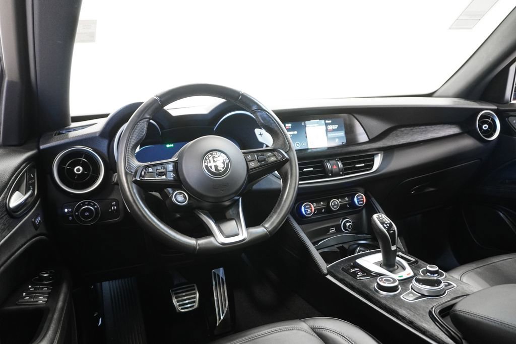 Used 2024 Alfa Romeo Stelvio Sprint image 14