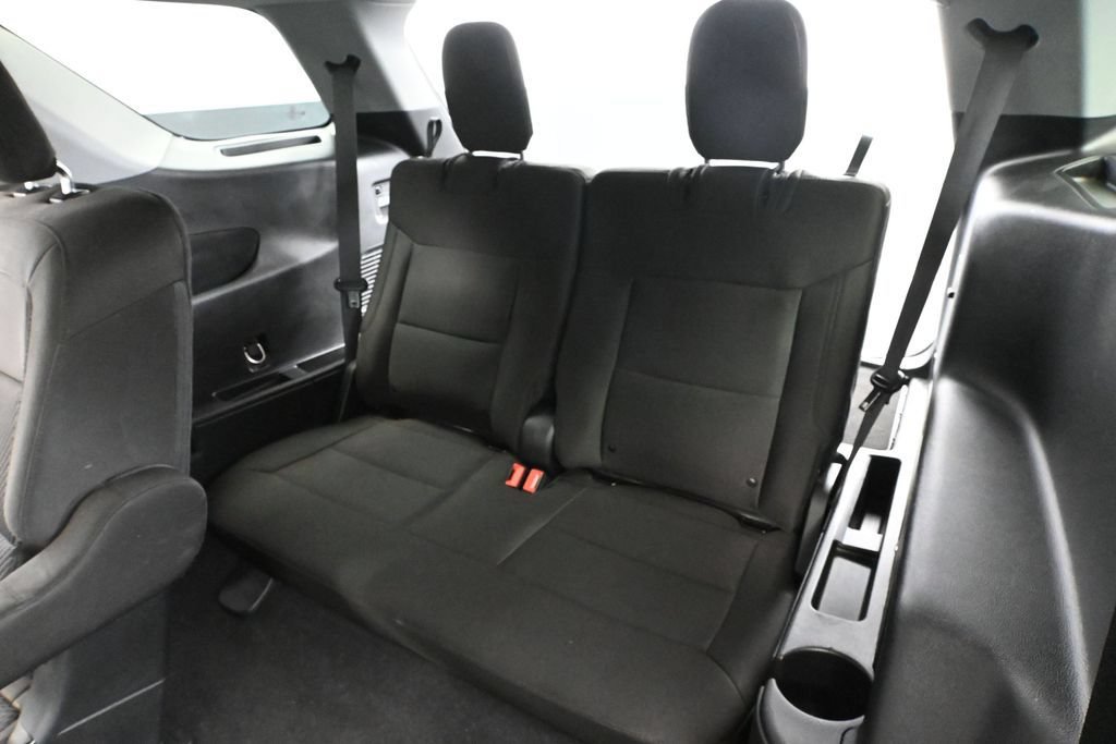 Used 2023 Ford Explorer XLT AWD/4WD image 38