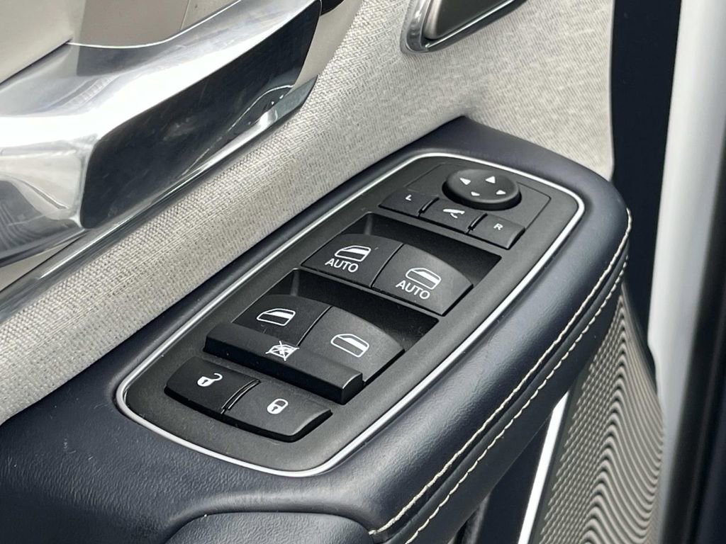 Used 2022 RAM 1500 Limited image 23