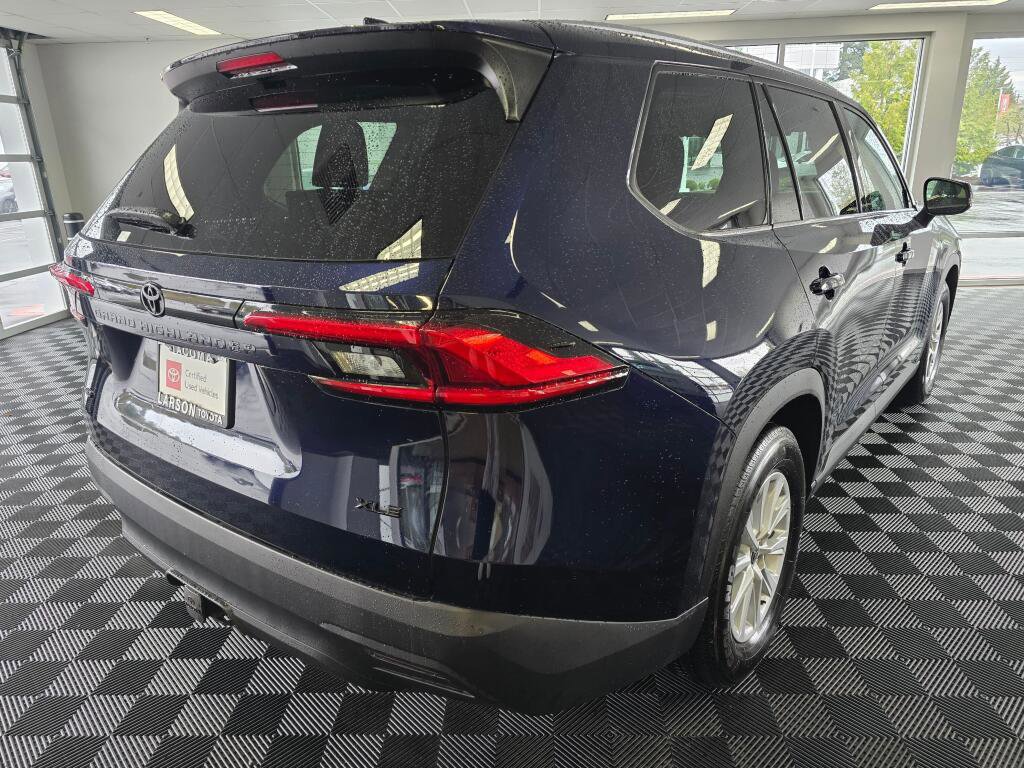 Certified 2024 Toyota Grand Highlander XLE image 3
