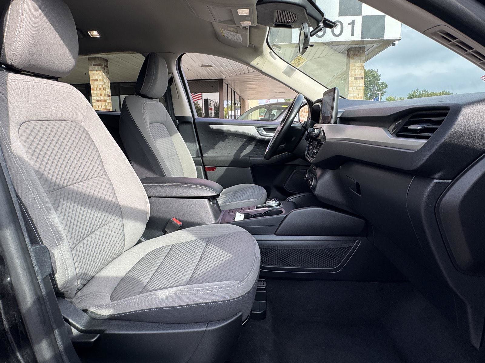Used 2020 Ford Escape SE AWD/4WD image 25