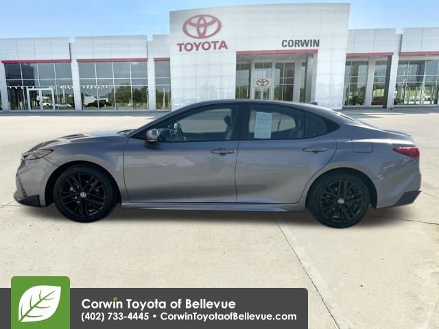 Used 2025 Toyota Camry SE video 2
