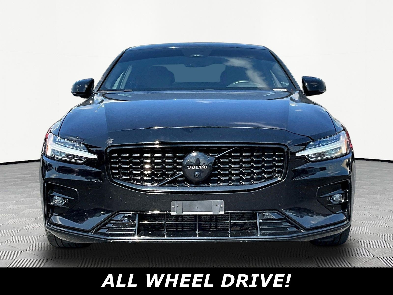 Used 2023 Volvo S60 B5 Plus AWD/4WD image 2