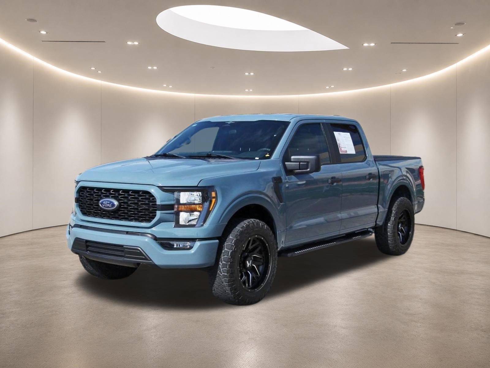 Used 2023 Ford F150 XL w/ STX Appearance Package RWD image 3