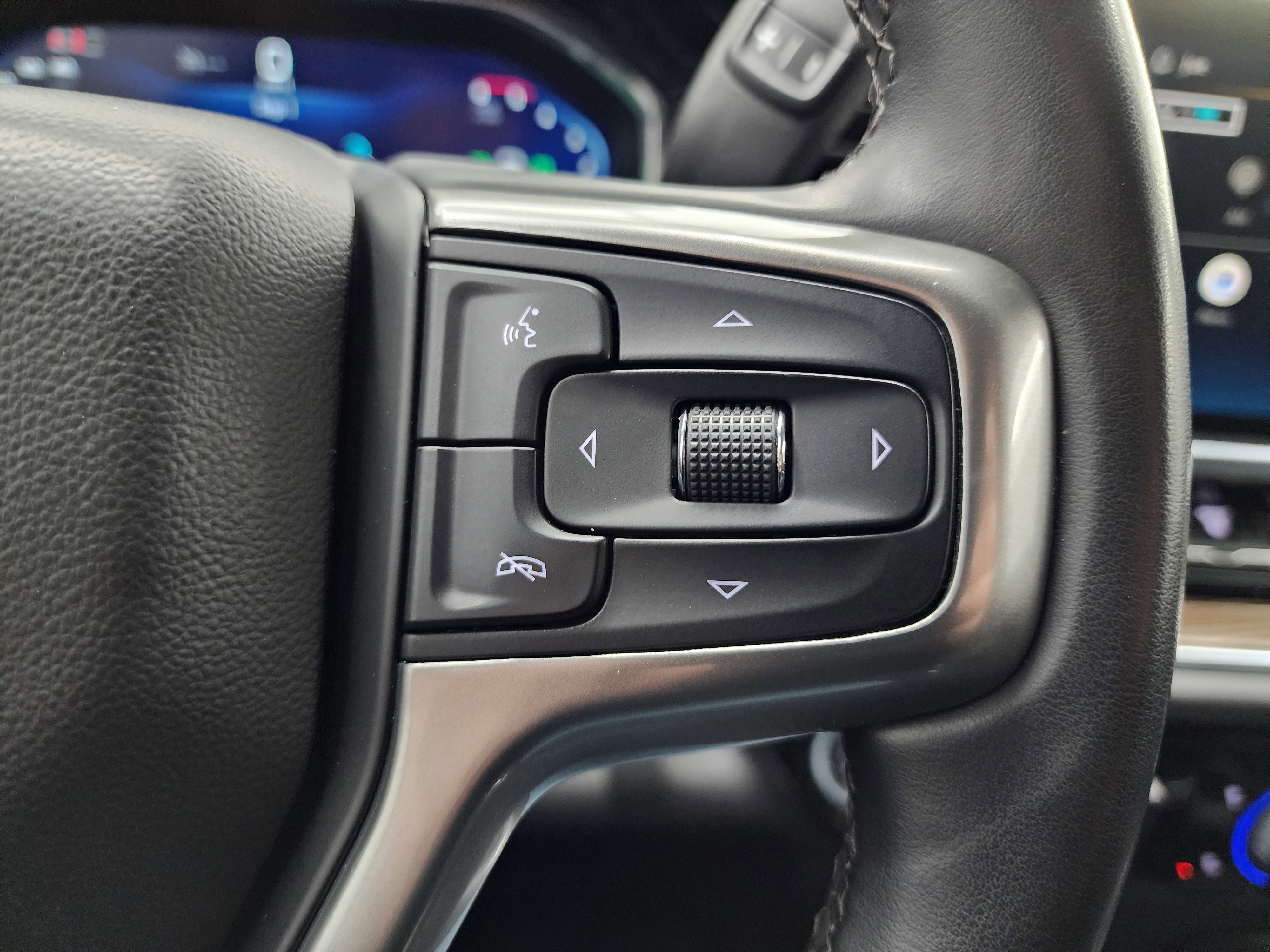 Used 2024 Chevrolet Silverado 3500 LT w/ Convenience Package image 16