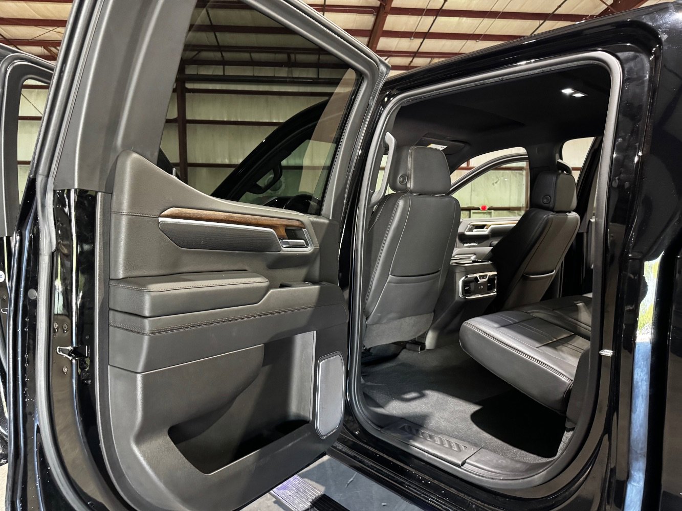 Used 2022 Chevrolet Silverado 1500 High Country image 16