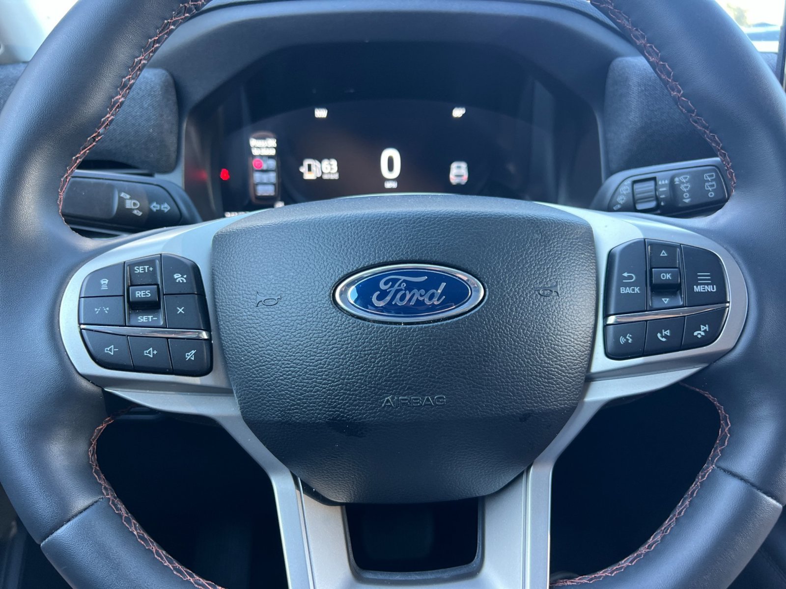 Used 2025 Ford Explorer Active RWD image 24