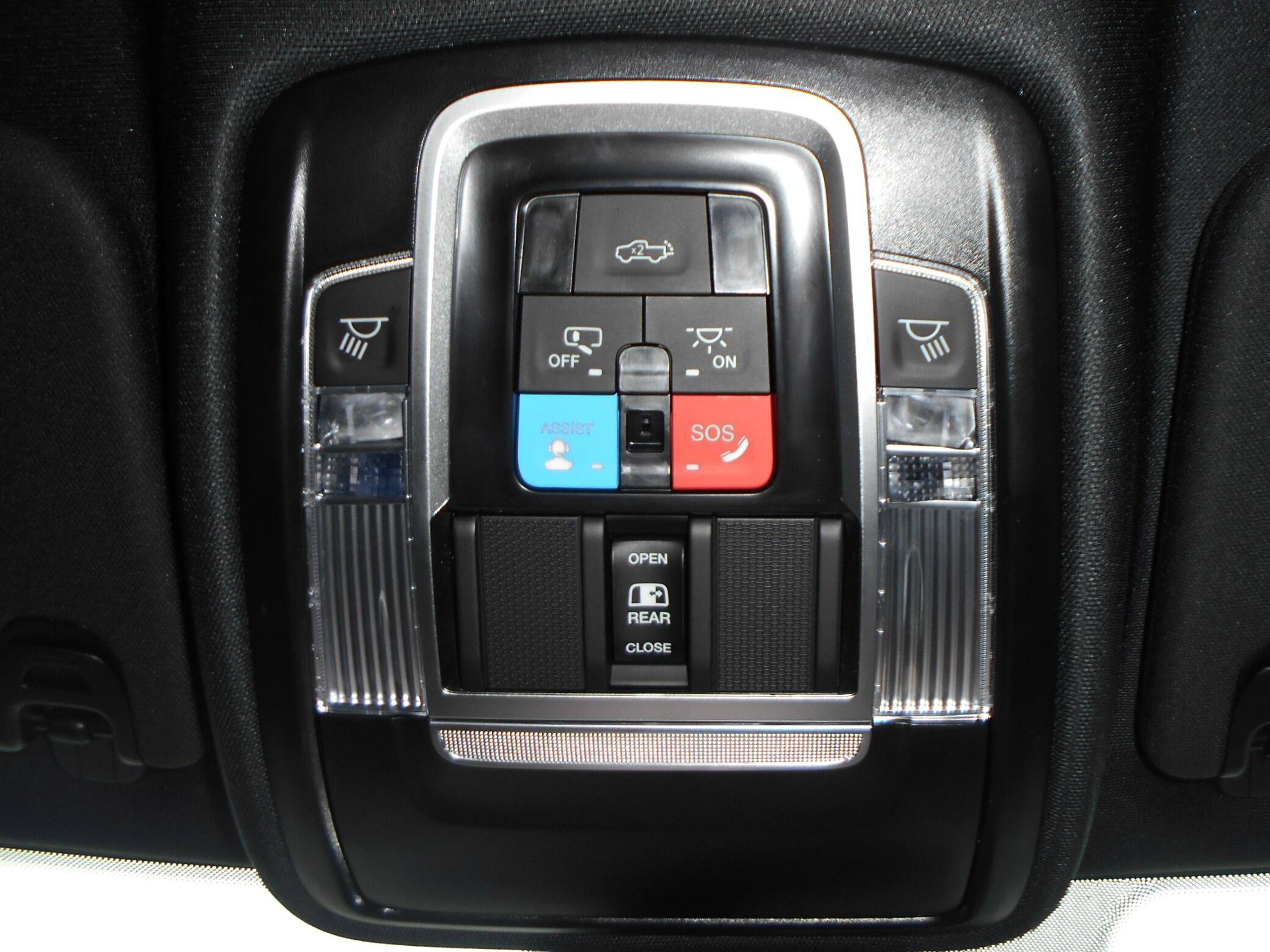 New 2026 RAM 1500 Laramie AWD/4WD image 19