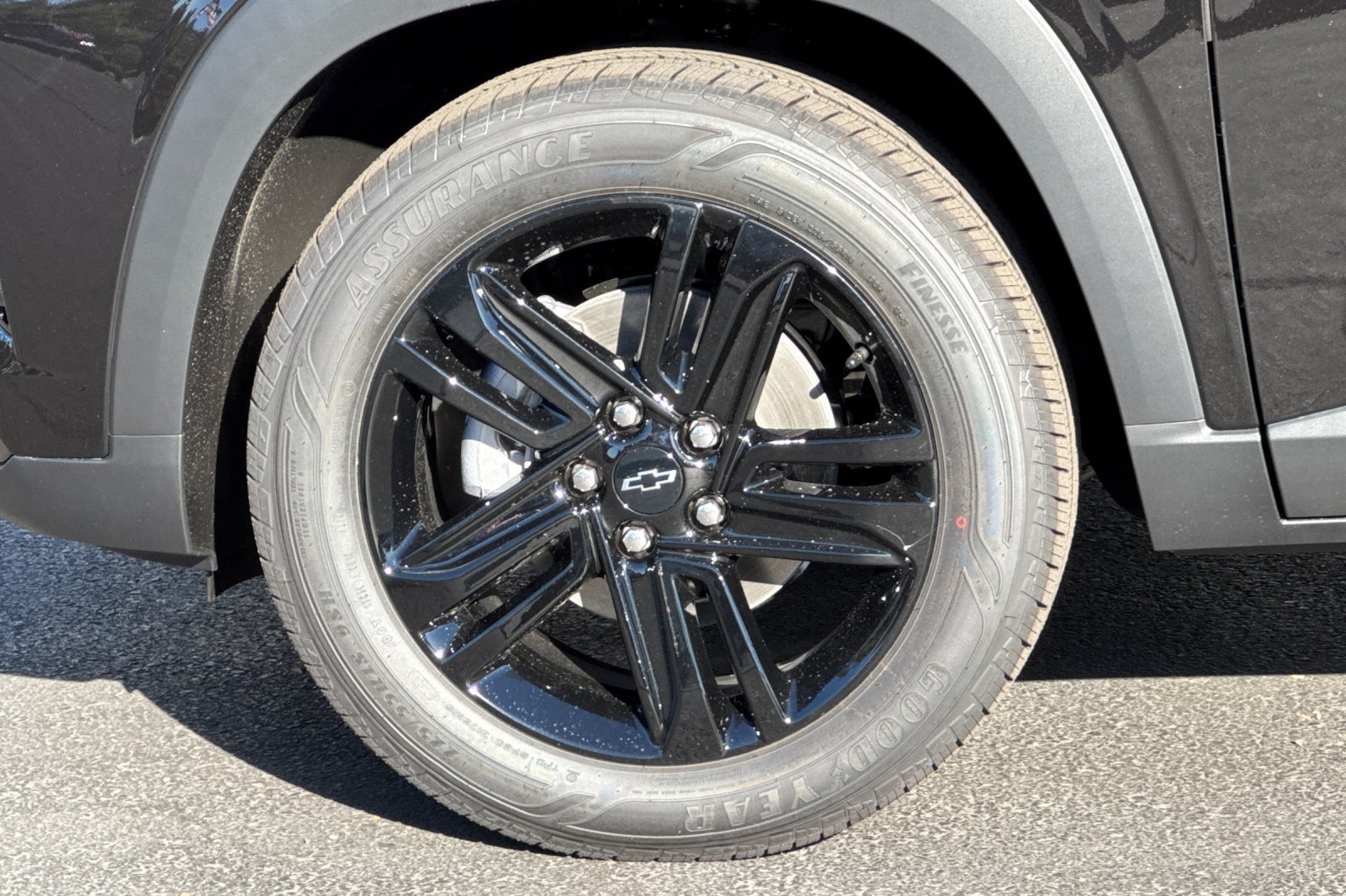 New 2026 Chevrolet Trax ACTIV w/ Sunroof Package FWD image 24