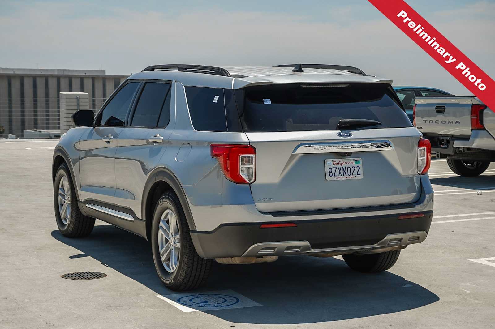 Used 2022 Ford Explorer XLT w/ Equipment Group 202A RWD image 8
