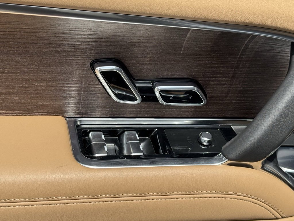 New 2025 Land Rover Range Rover SE image 16
