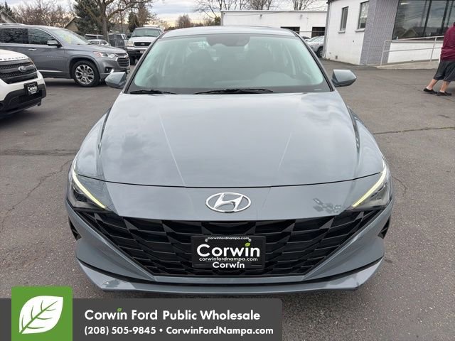 Used 2022 Hyundai Elantra SEL image 2