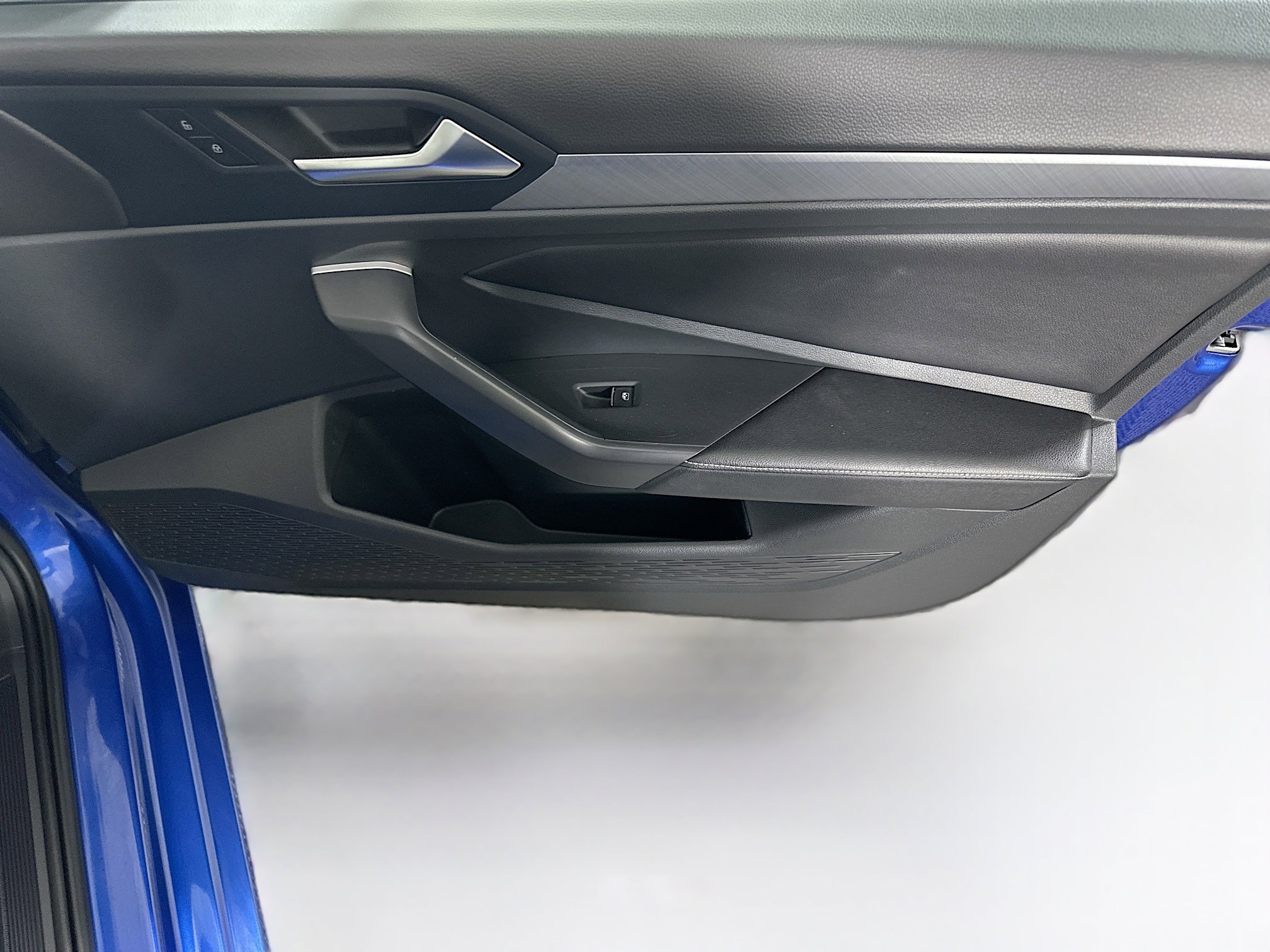 Used 2024 Volkswagen Jetta SE image 30