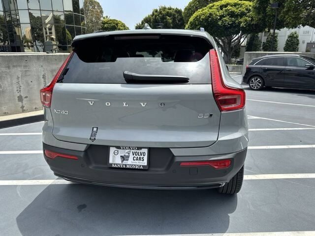 New 2024 Volvo XC40 B5 Plus w/ Climate Package AWD/4WD image 4