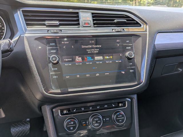 Used 2019 Volkswagen Tiguan SE w/ Panoramic Sunroof Package AWD/4WD image 18