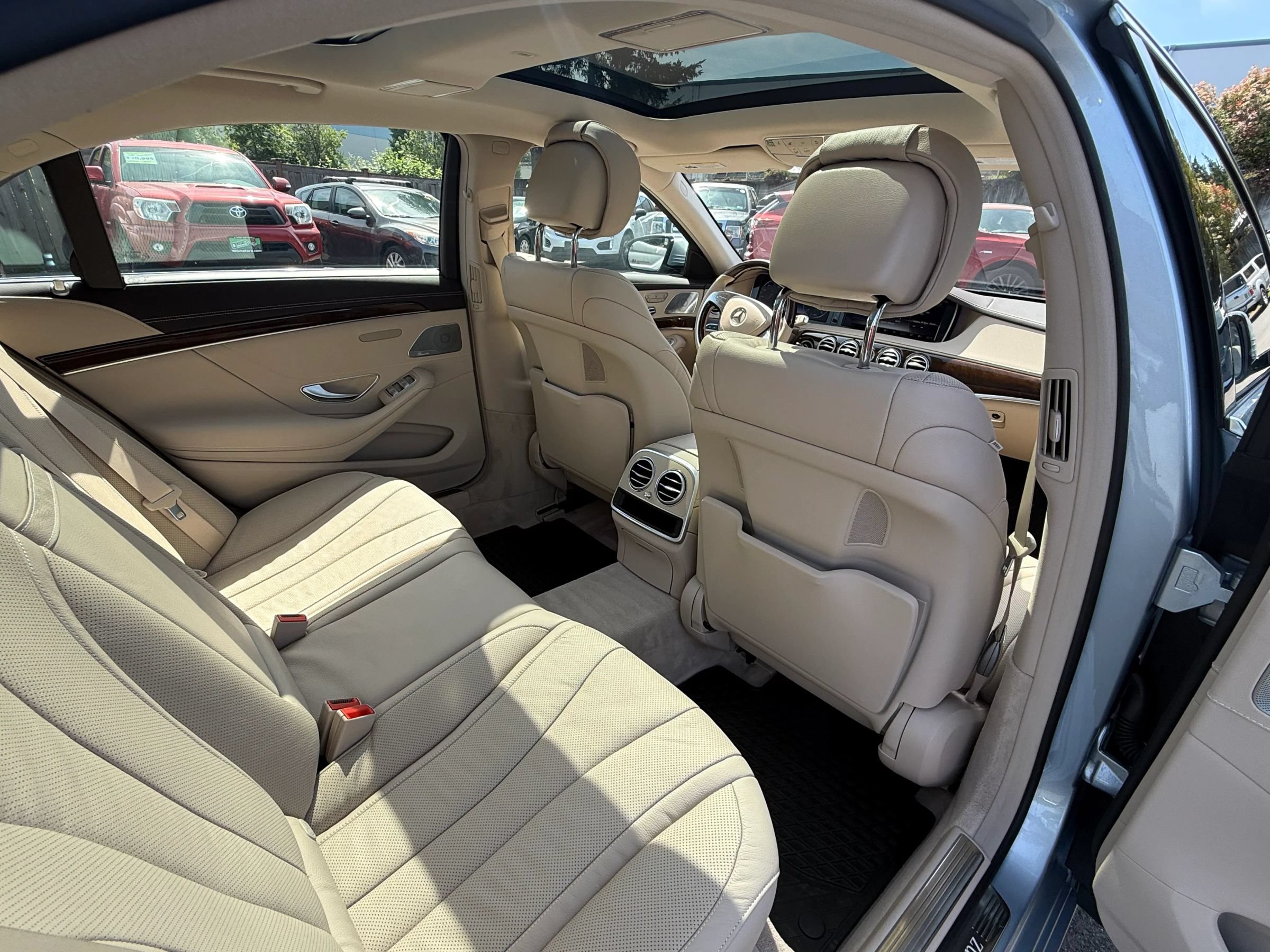 Used 2015 Mercedes-Benz S 550 4MATIC Sedan image 40