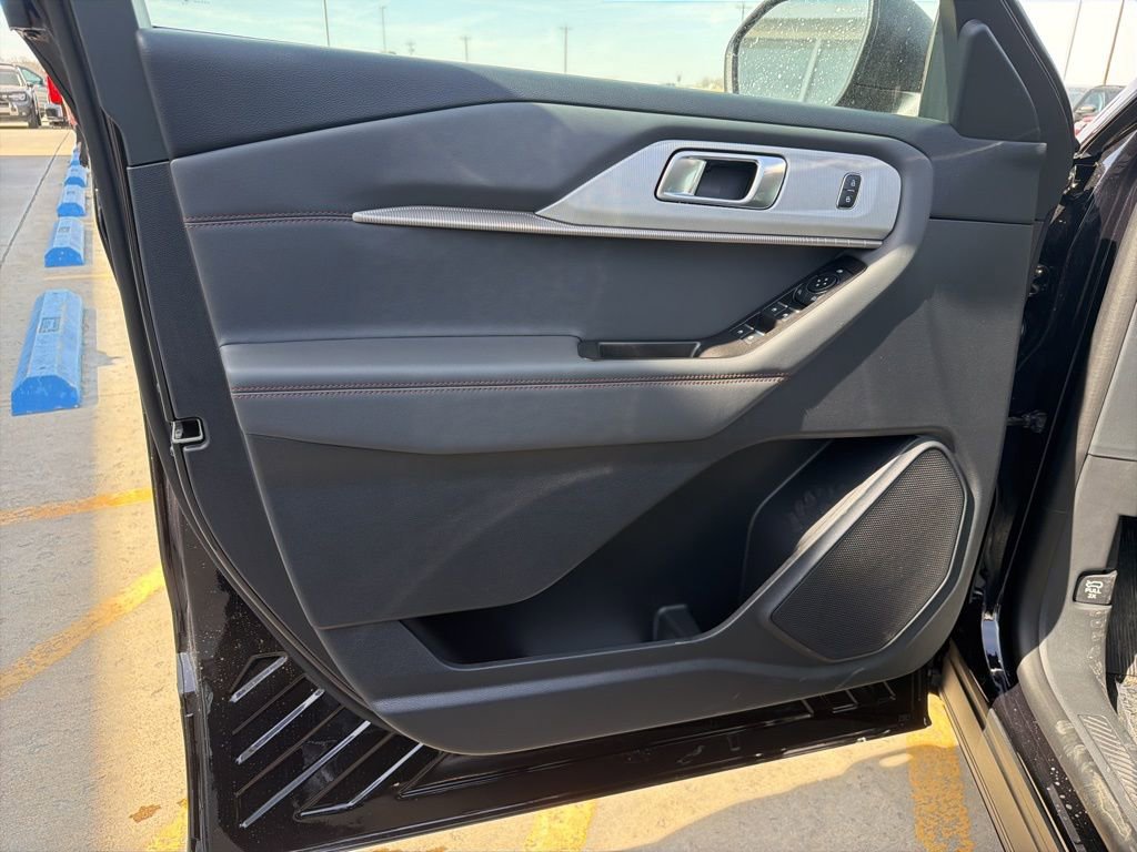 New 2026 Ford Explorer Active AWD/4WD image 9