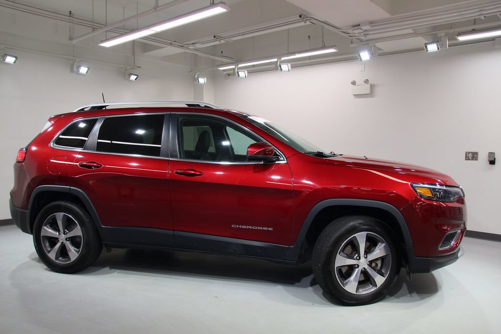 Used 2019 Jeep Cherokee Limited AWD/4WD image 11