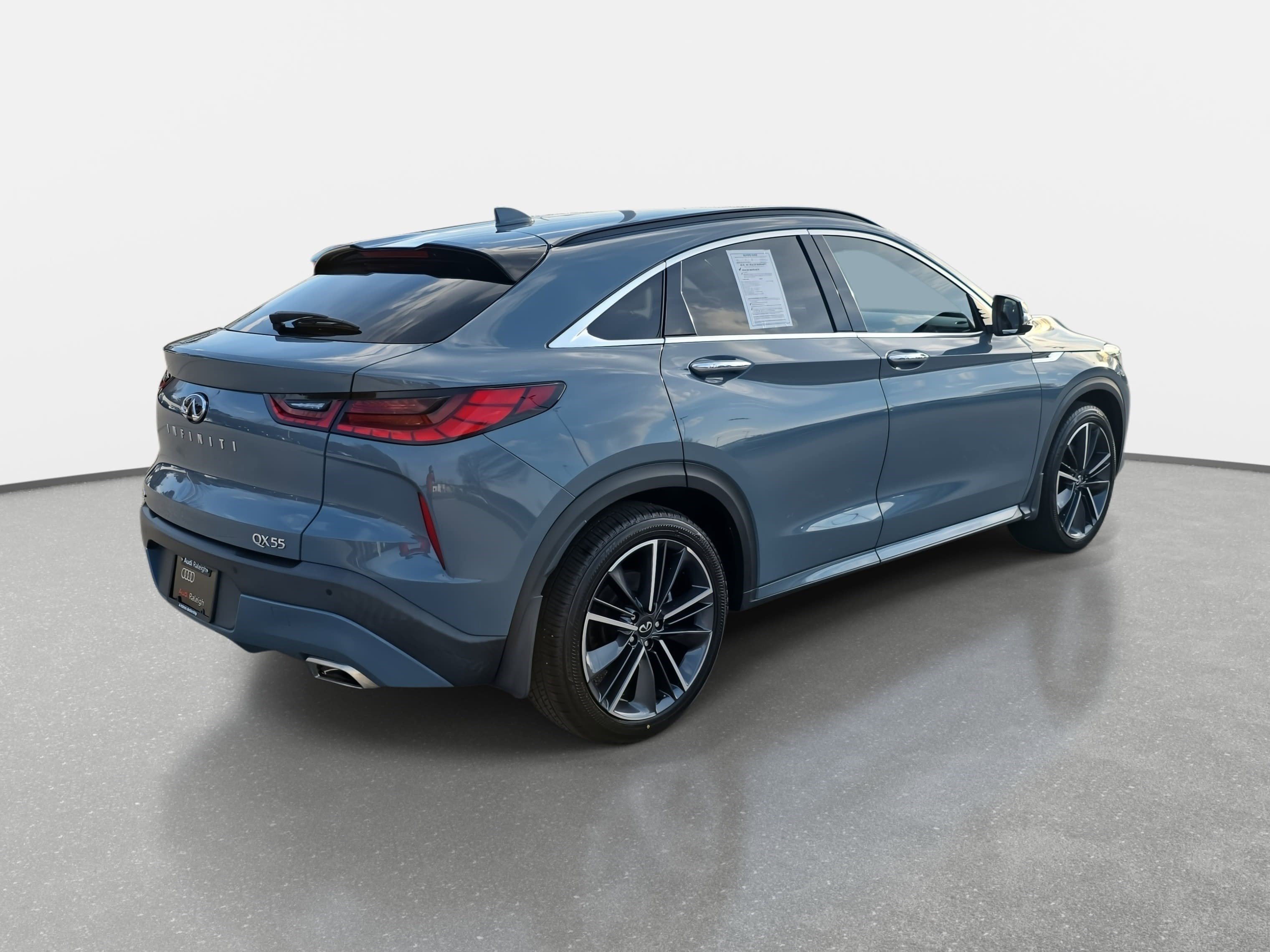 Used 2023 INFINITI QX55 Essential image 5