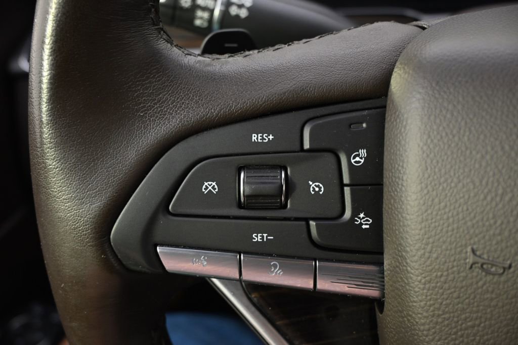 Certified 2021 Cadillac Escalade Premium Luxury AWD/4WD image 37