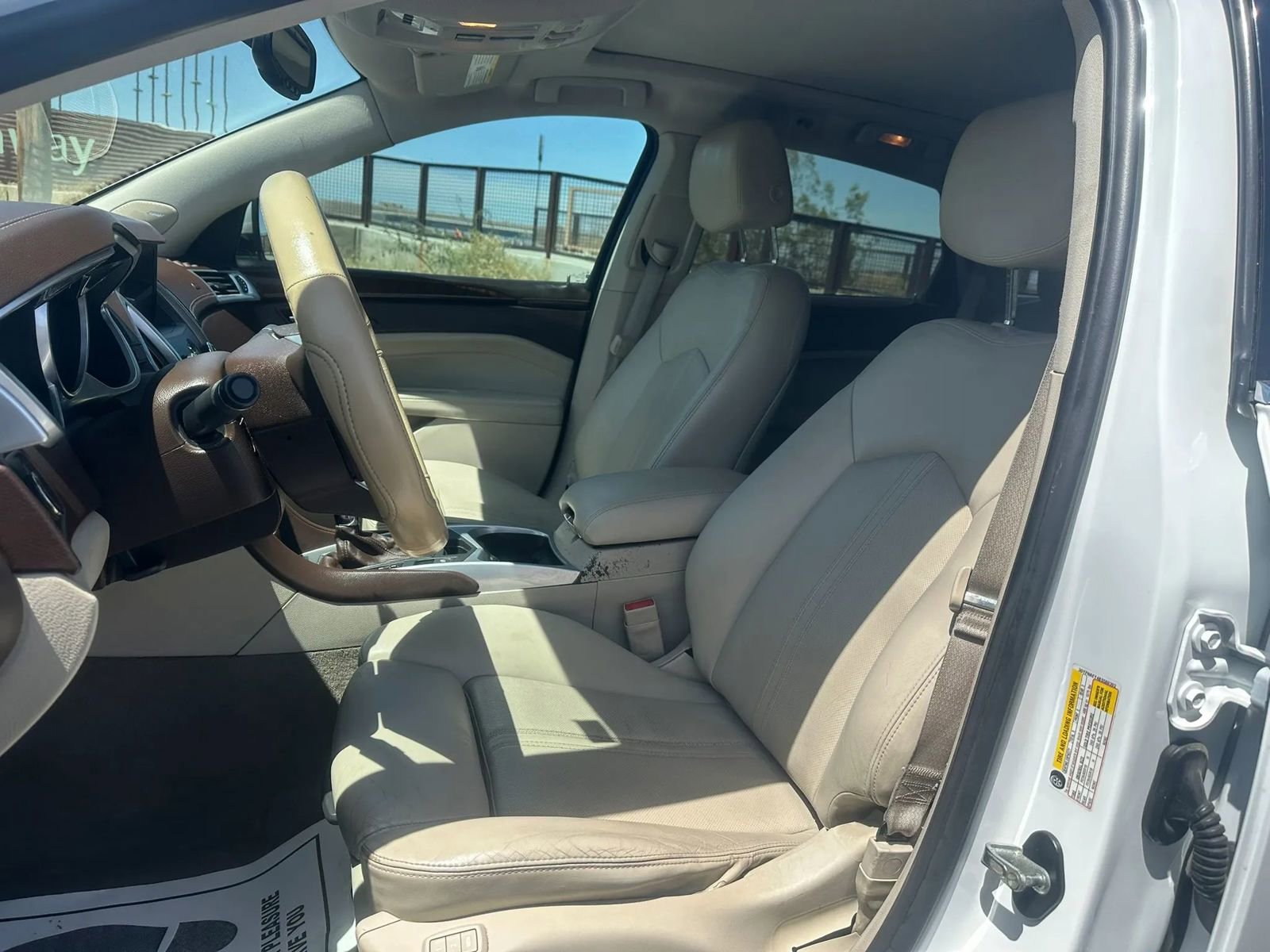 Used 2011 Cadillac SRX Luxury FWD image 8