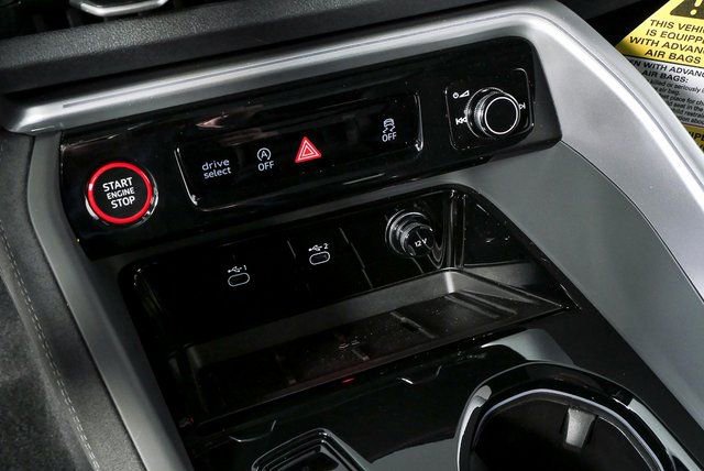 Used 2025 Audi SQ5 Premium Plus AWD/4WD image 17