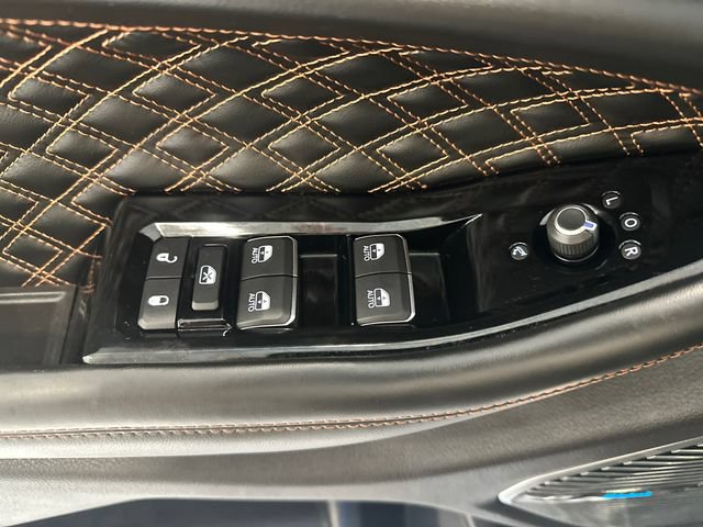 Used 2023 Jeep Grand Cherokee Summit AWD/4WD image 25