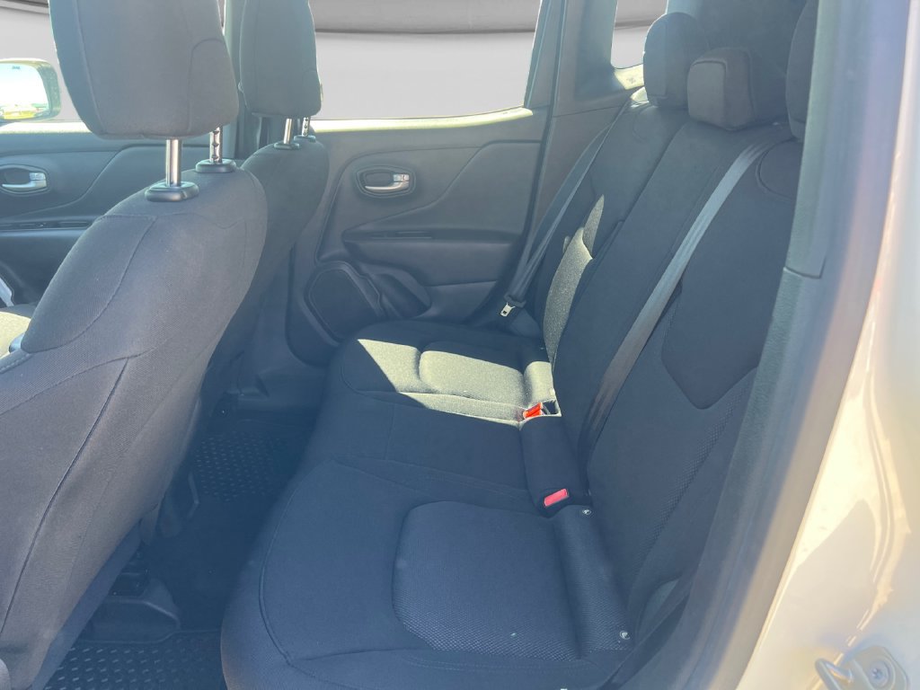 Used 2023 Jeep Renegade Latitude AWD/4WD image 26