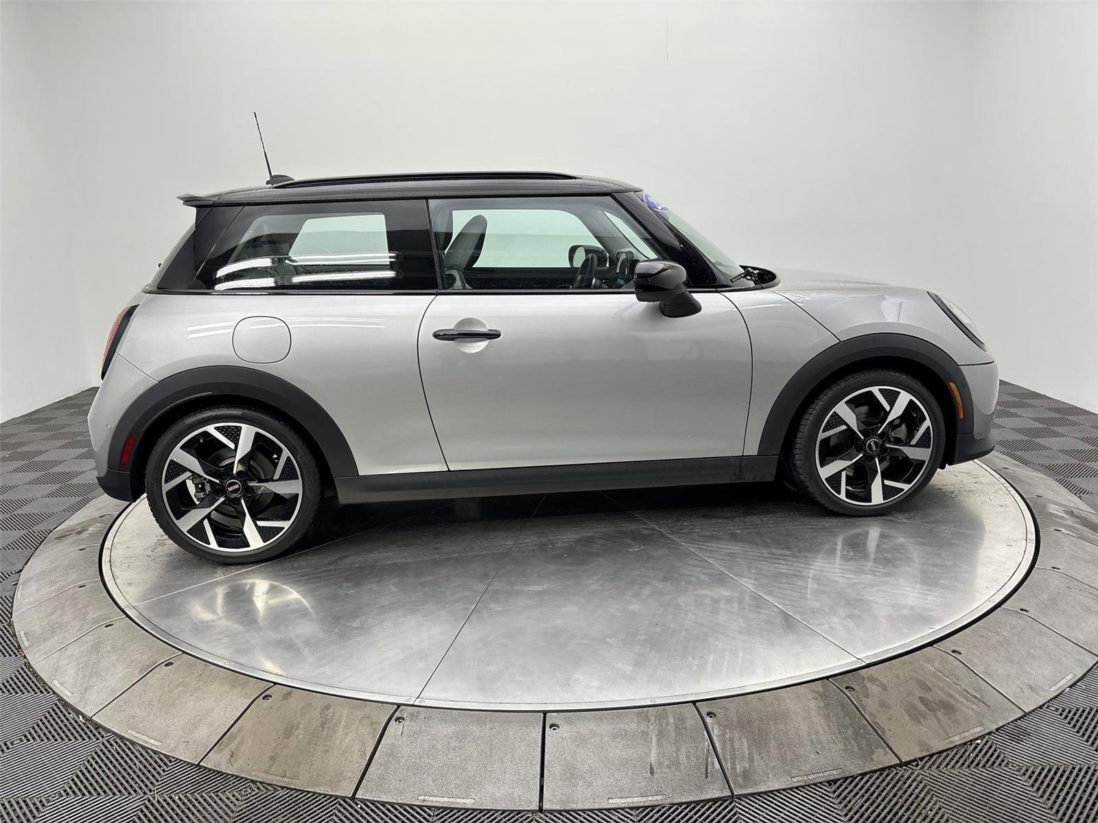 Used 2025 MINI Cooper S image 17