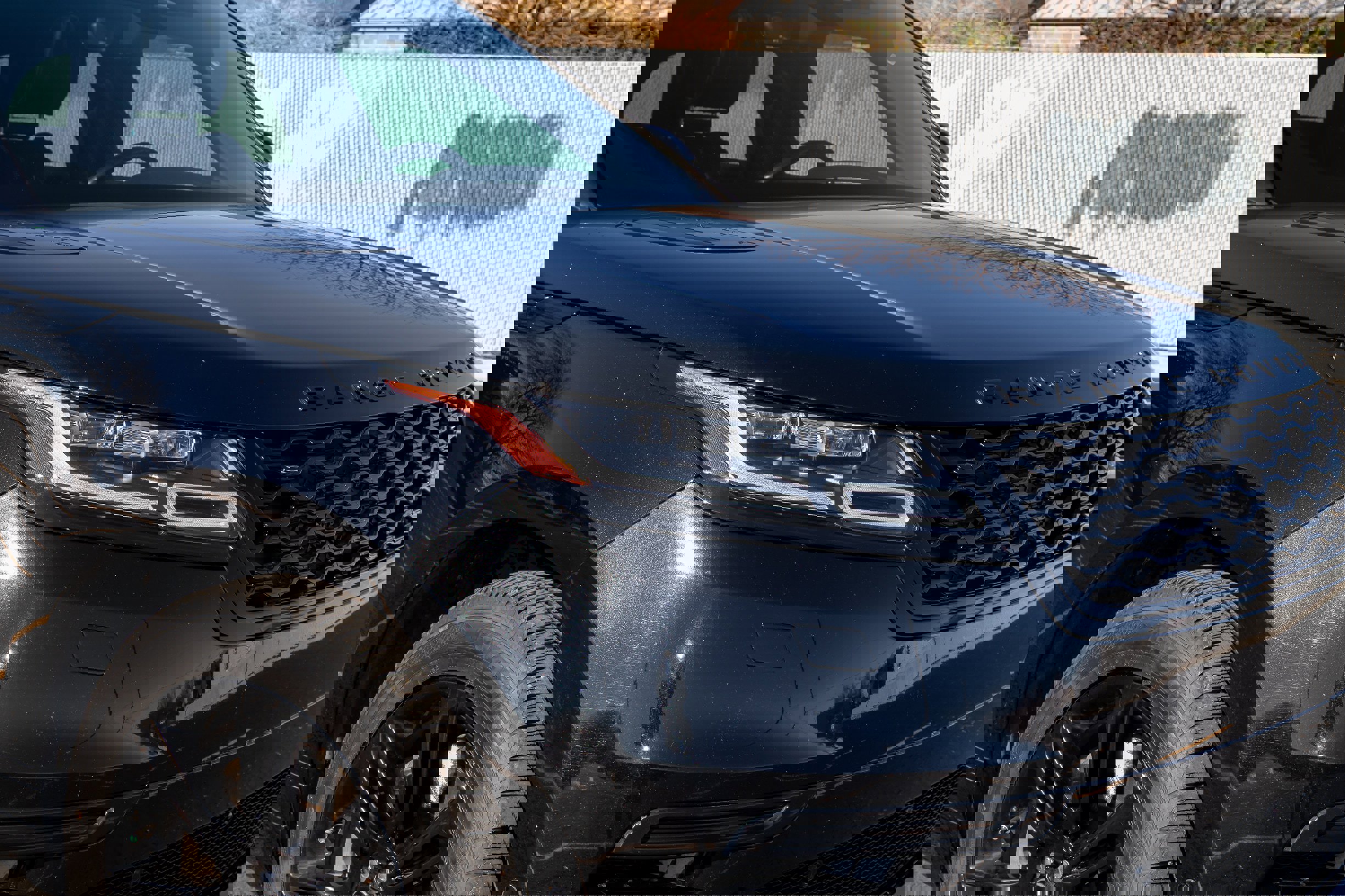 Used 2021 Land Rover Range Rover Velar R-Dynamic S image 32