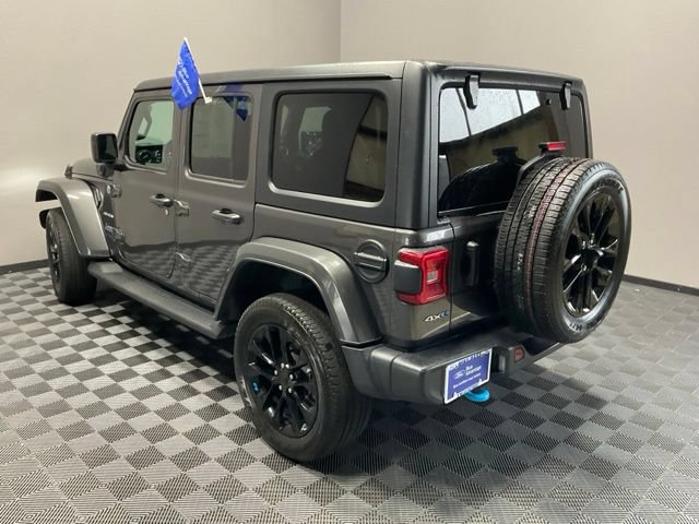 Used 2022 Jeep Wrangler Unlimited Sahara w/ Cold Weather Group AWD/4WD image 9