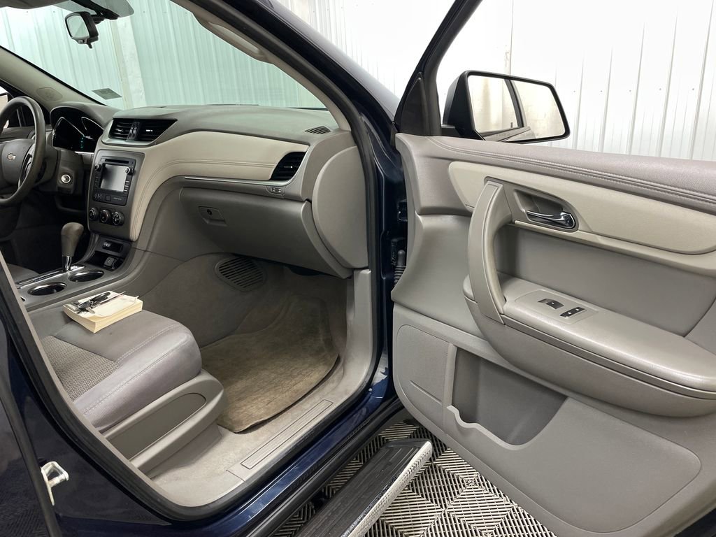 Used 2015 Chevrolet Traverse LS w/ LPO, 'HIT The Road' Package FWD image 33