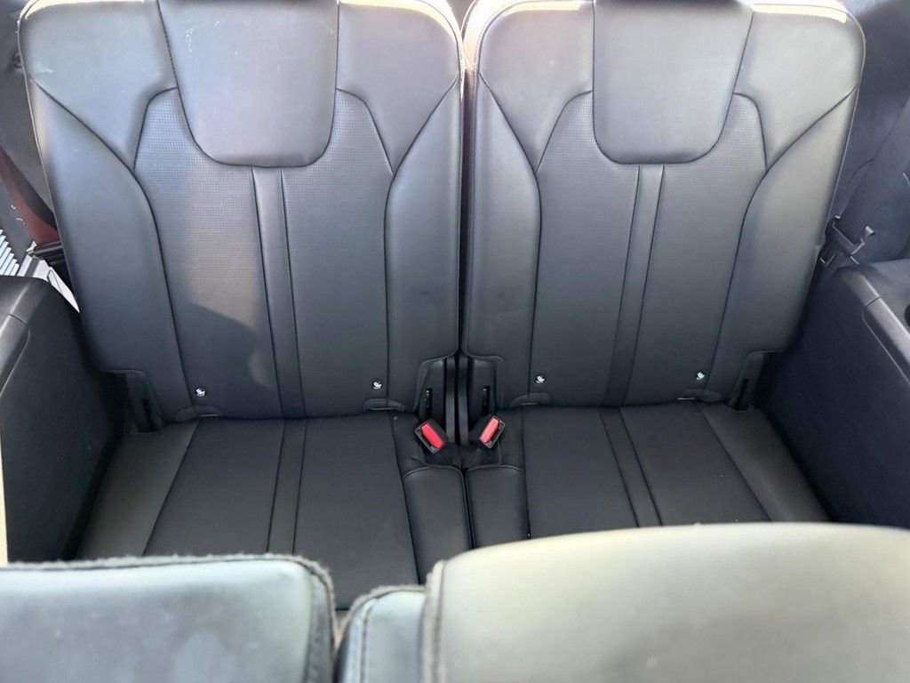 Used 2025 Kia Sorento S w/ Panoramic Sunroof Package FWD image 11