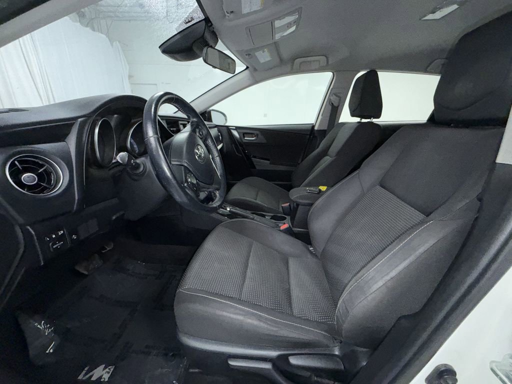 Used 2018 Toyota Corolla iM w/ Carpet Mat Package (TMS) image 11