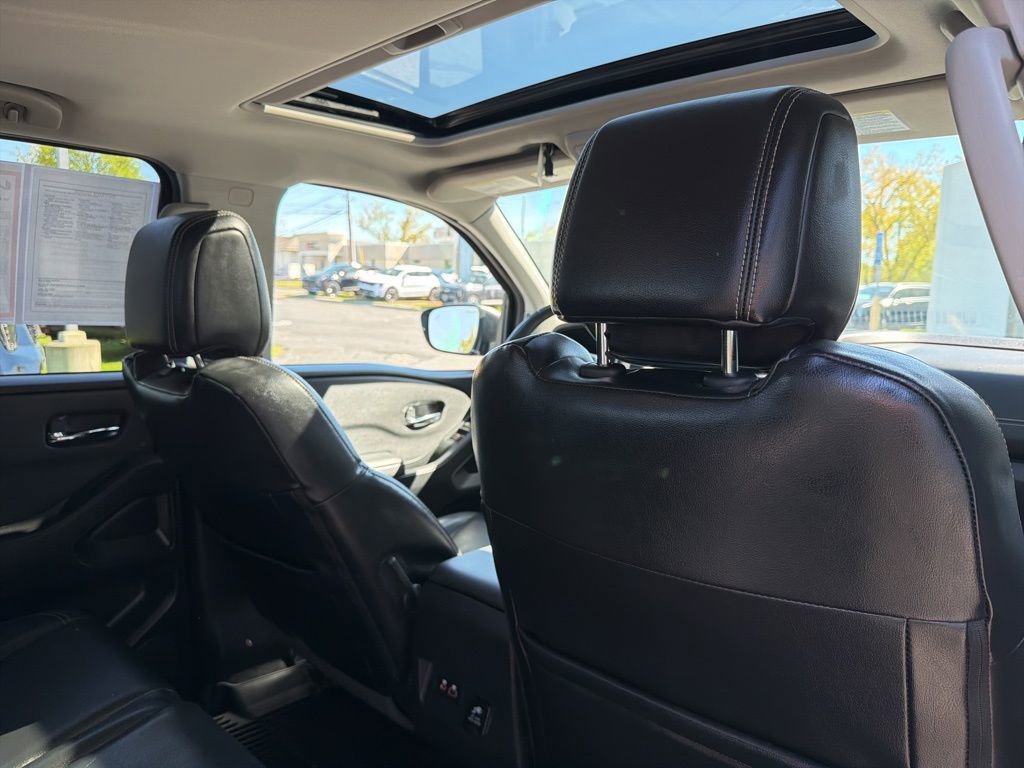 Used 2022 Nissan Frontier SV w/ SV Premium Package AWD/4WD image 14