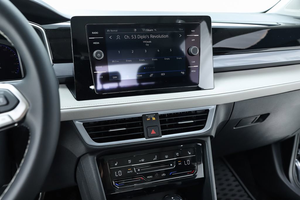 New 2025 Volkswagen Taos SEL image 26