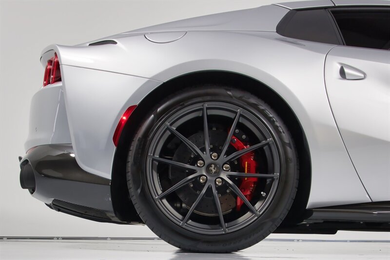 Used 2023 Ferrari 812 GTS RWD image 16