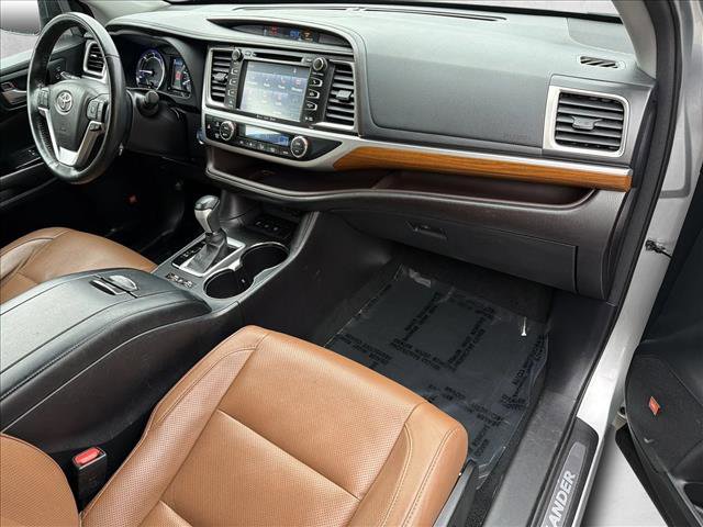 Used 2017 Toyota Highlander Limited Platinum image 27