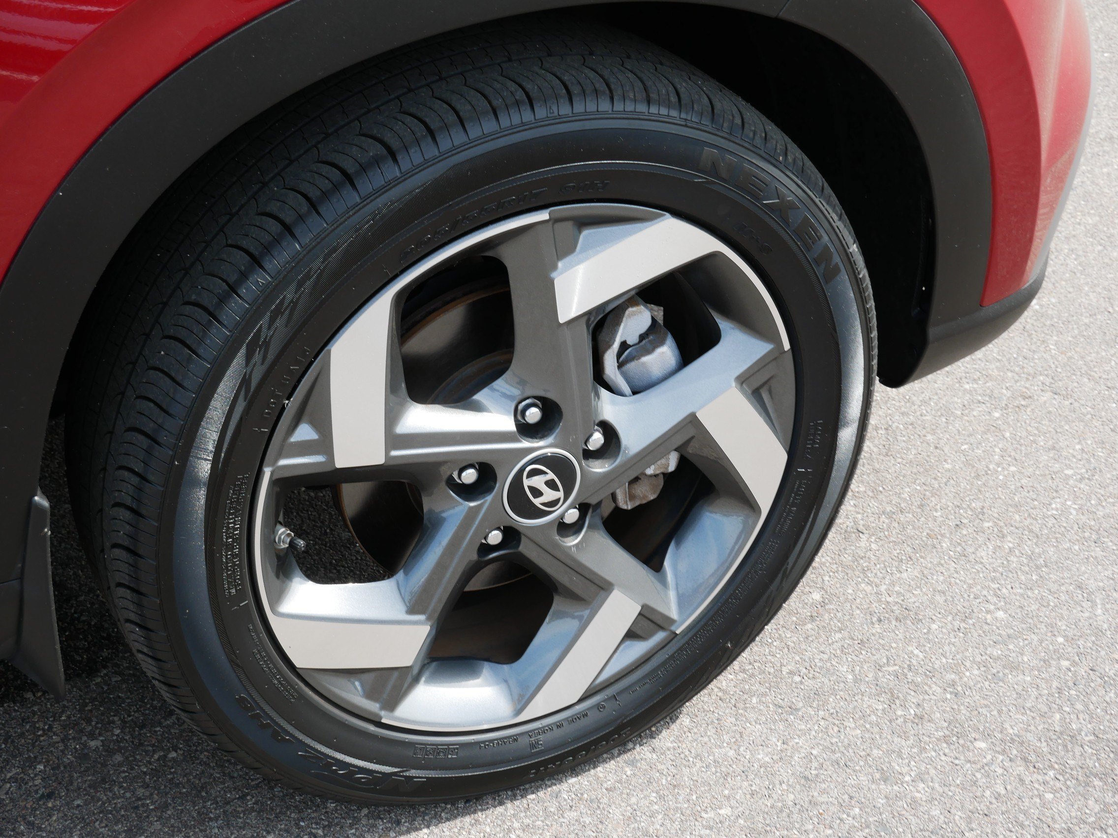Used 2024 Hyundai Venue Limited FWD image 15