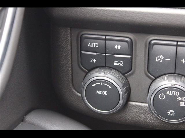 Used 2021 Chevrolet Suburban LT AWD/4WD image 30