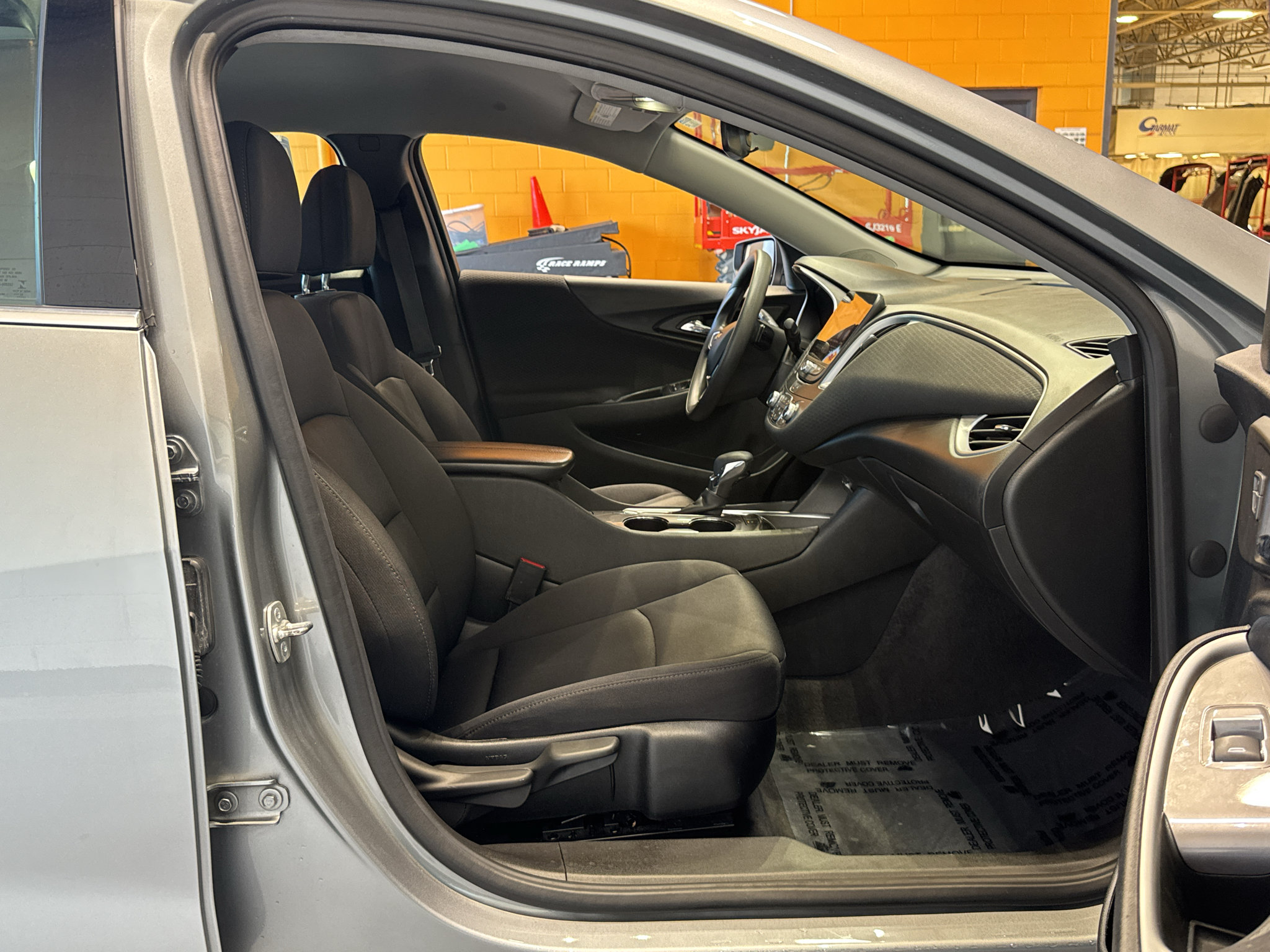 Used 2024 Chevrolet Malibu LT FWD image 16