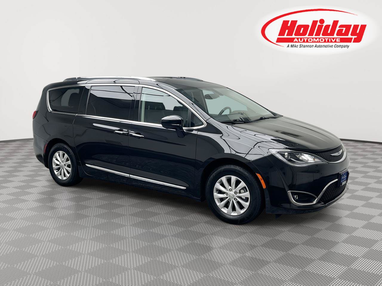 Used 2019 Chrysler Pacifica Touring-L