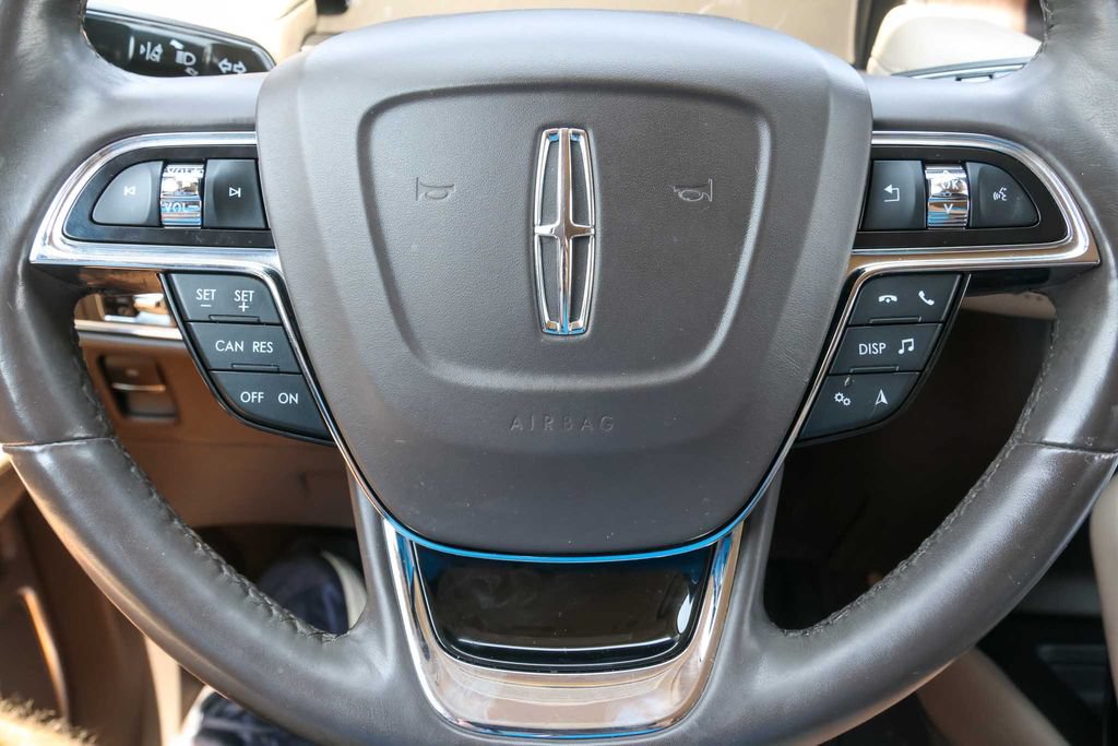 Used 2022 Lincoln Nautilus Reserve AWD/4WD image 31