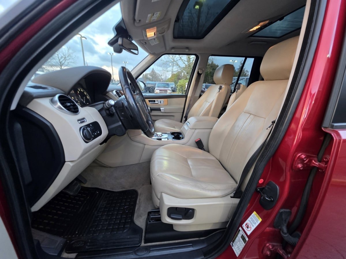 Used 2015 Land Rover LR4 HSE AWD/4WD image 13