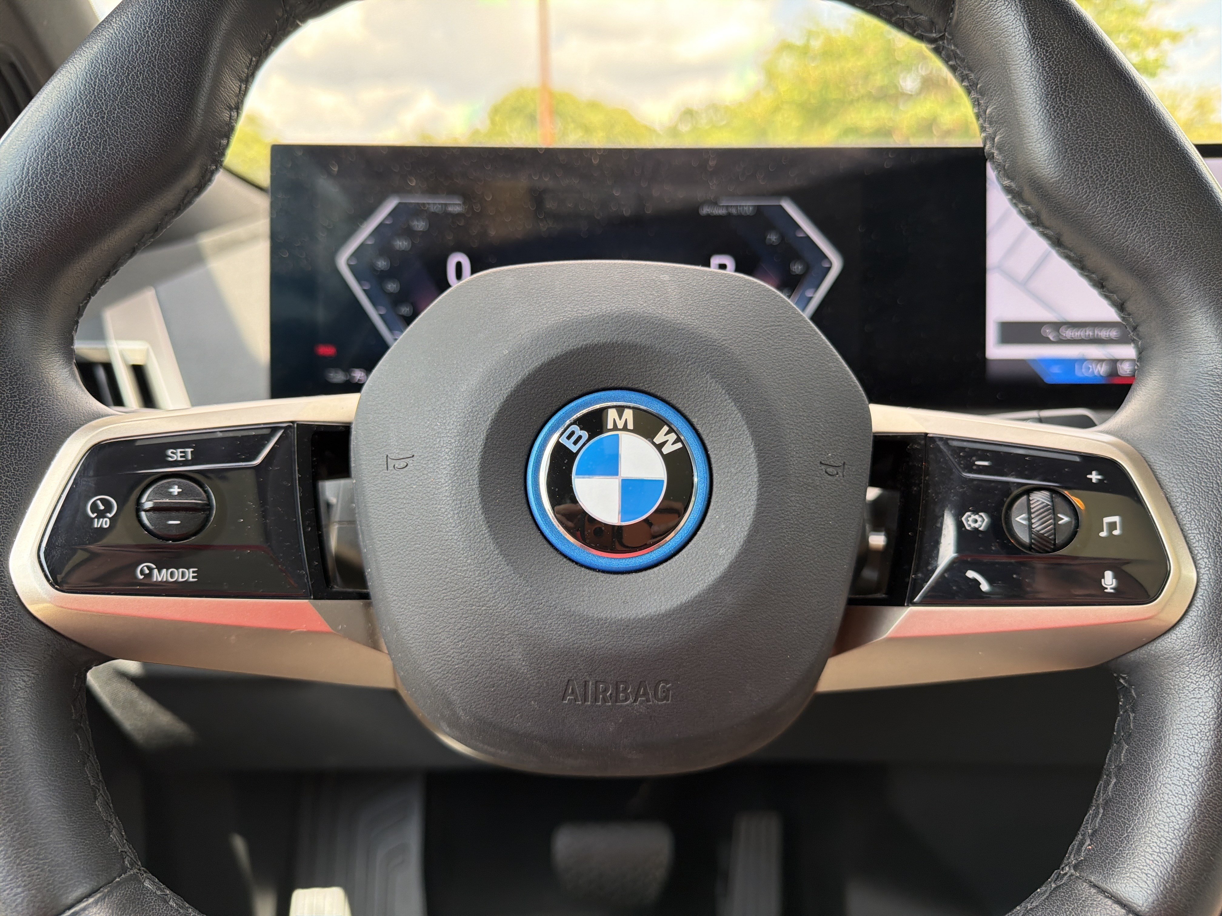 Used 2024 BMW iX xDrive50 w/ Sport Package AWD/4WD image 11