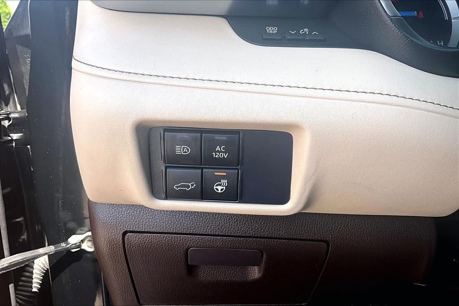 Used 2021 Toyota Highlander Limited AWD/4WD image 36