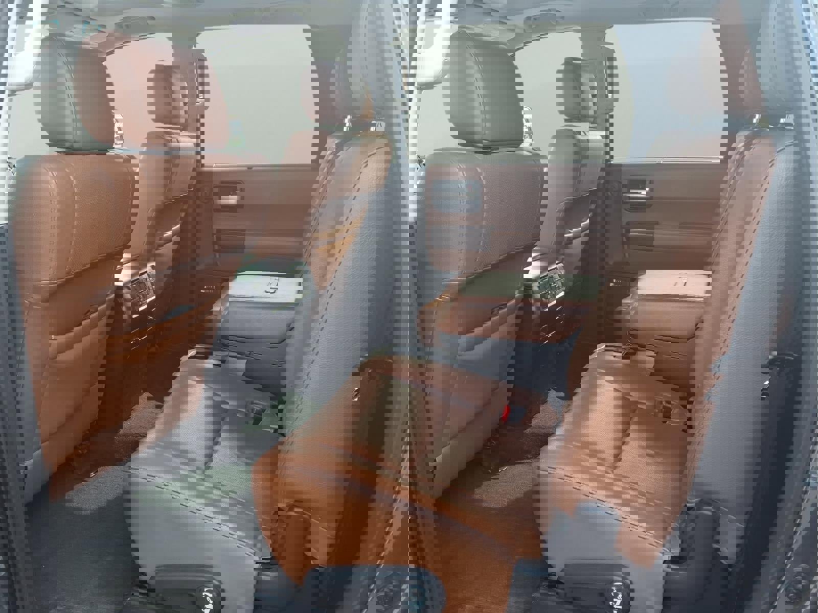 Used 2016 Toyota Sequoia Platinum image 27